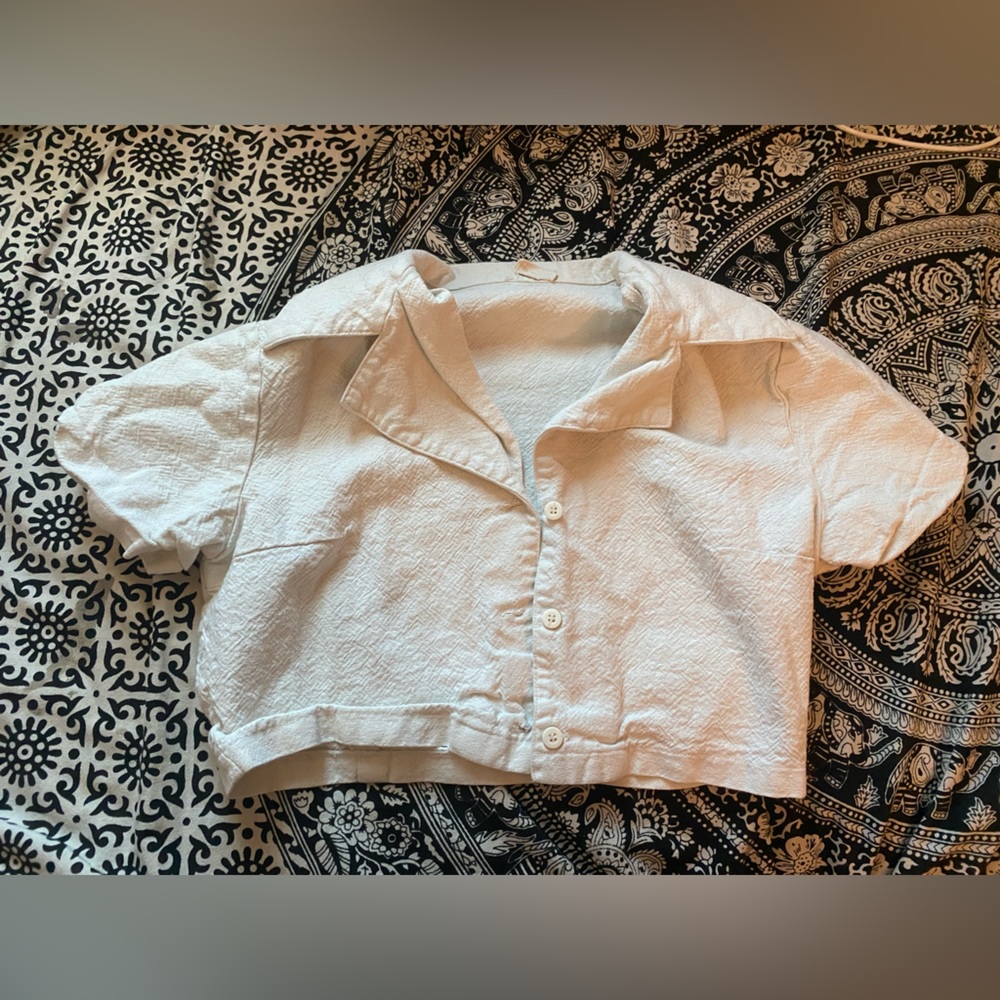 Brandy Melville collared button up white crop top ONE SIZE